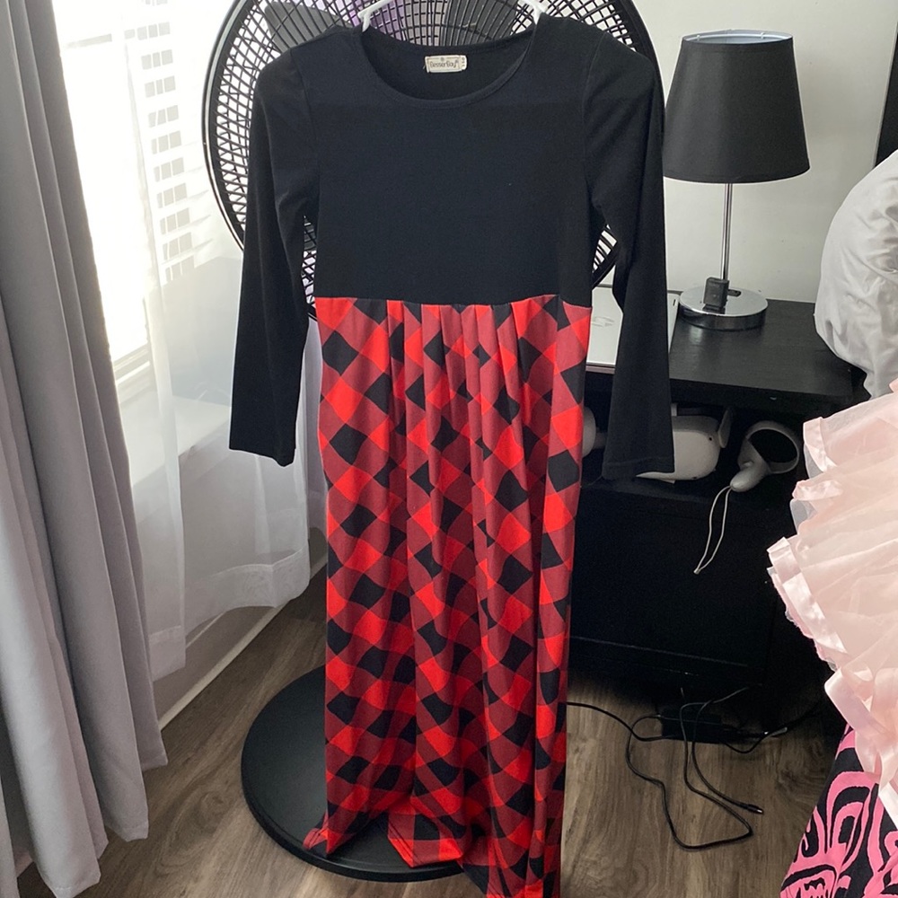 Black and red festive/fall maxi dress size 12 girl
